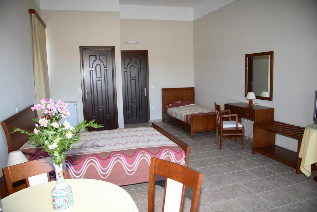 Calypso Apartments Вати Екстериор снимка