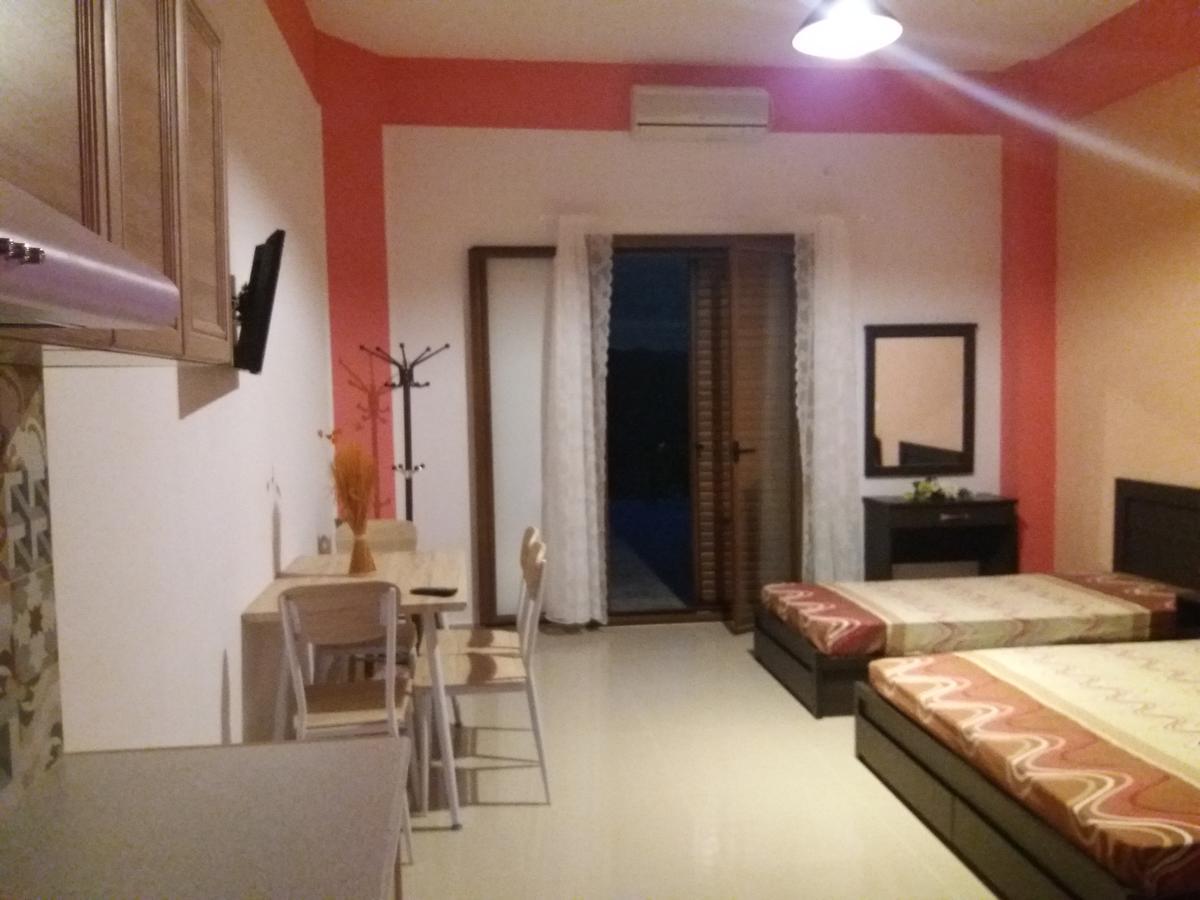 Calypso Apartments Вати Екстериор снимка