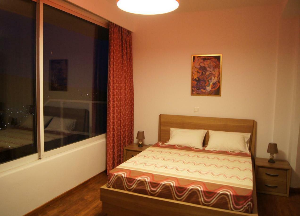 Calypso Apartments Вати Екстериор снимка