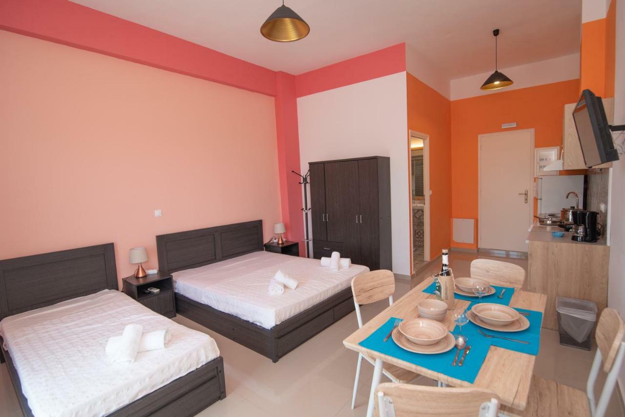 Calypso Apartments Вати Екстериор снимка