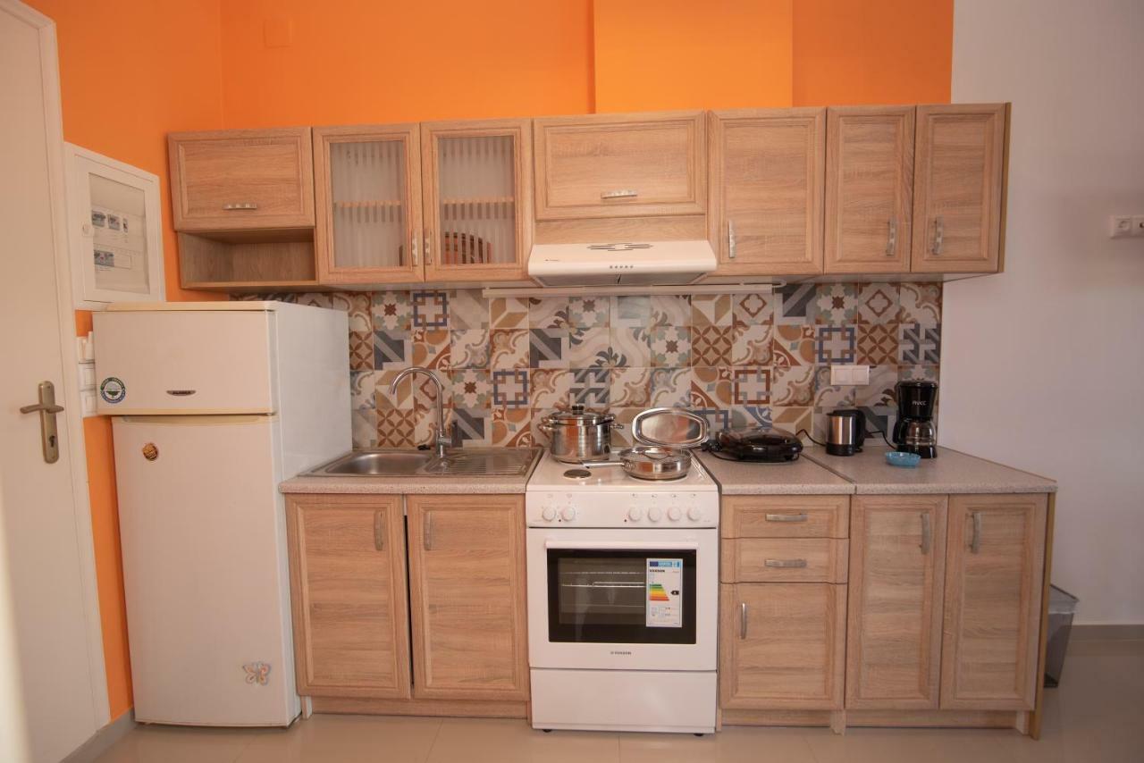 Calypso Apartments Вати Екстериор снимка