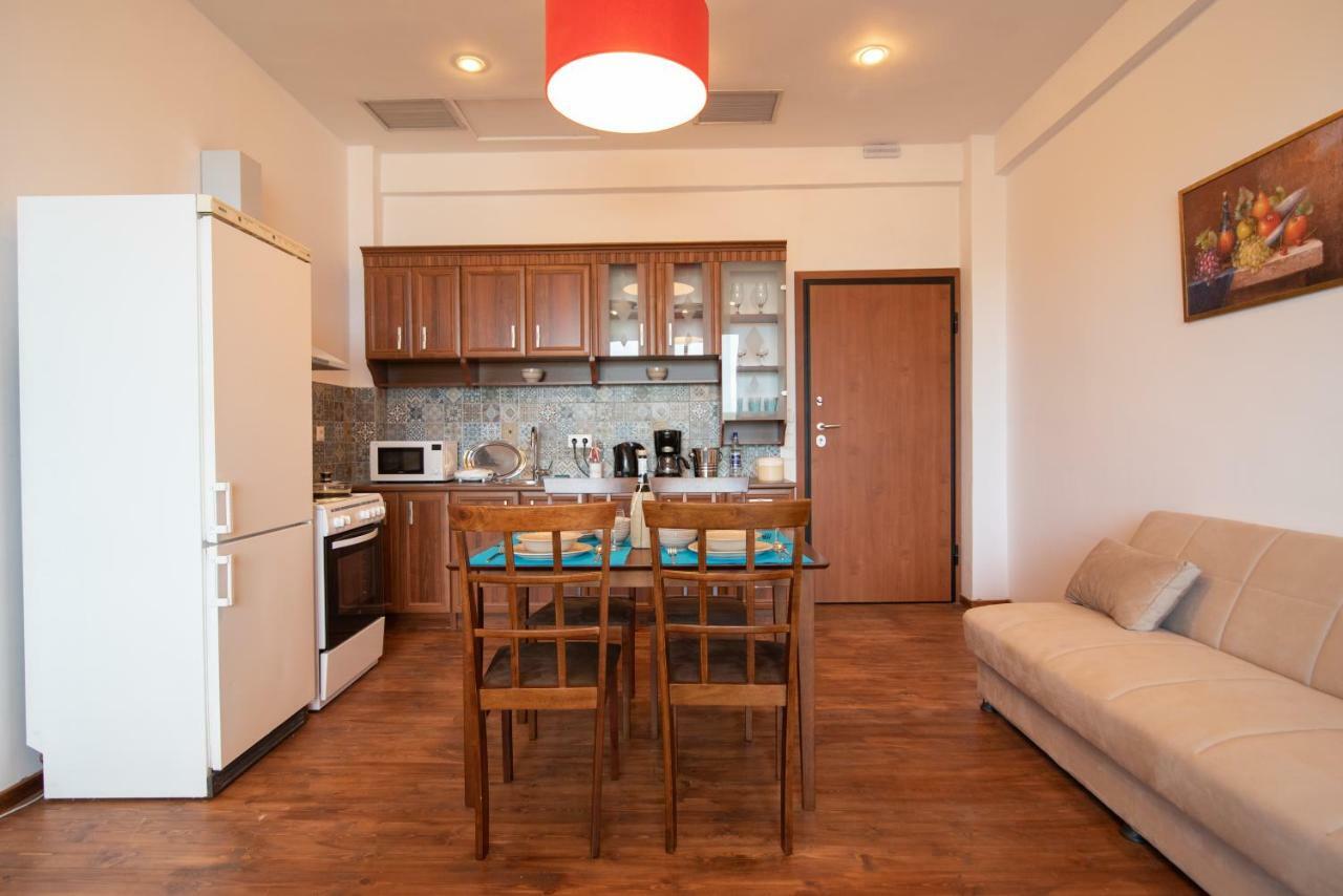 Calypso Apartments Вати Екстериор снимка